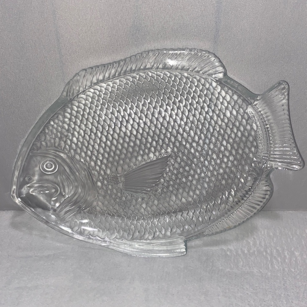 Vintage anchor hocking fish serving plate platter made in the USA